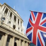 Bank of England headquarters with stablecoin regulation headline